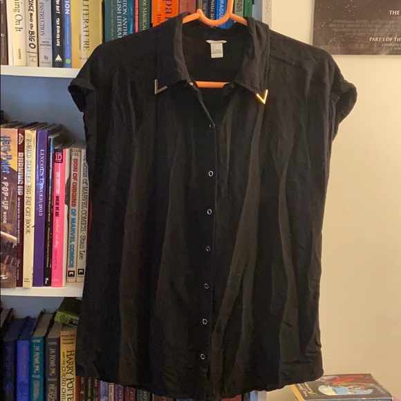 🔥3 FOR $10🔥 Short Sleeve Button Down Shirt - Picture 1 of 4